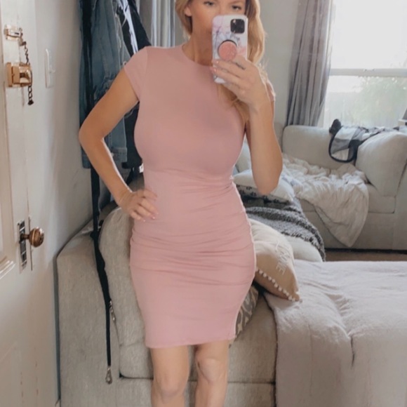 Dresses & Skirts - Dusty rose bodycon dress- super soft